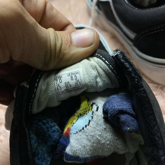 VANS ( Size 39 / 6 )
