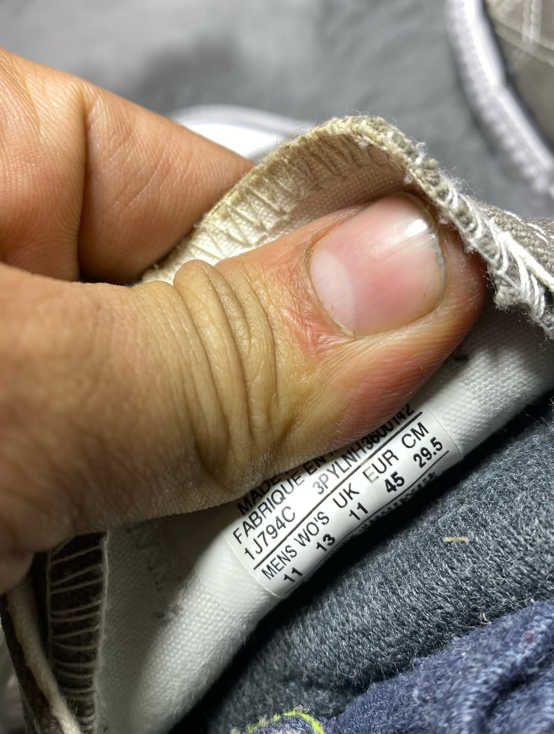 Converse ( Size 45 / 11 )