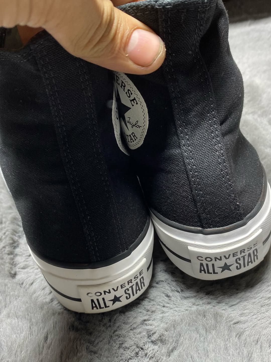 Converse ( Size 37.5 / 5 )