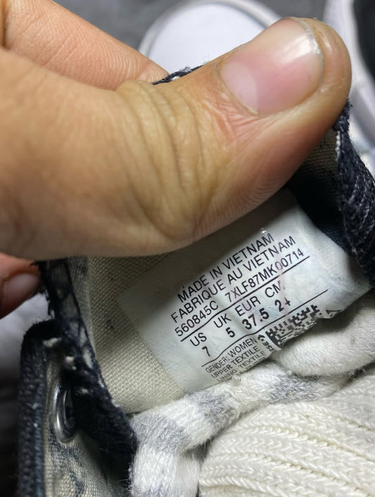 Converse ( Size 37.5 / 5 )