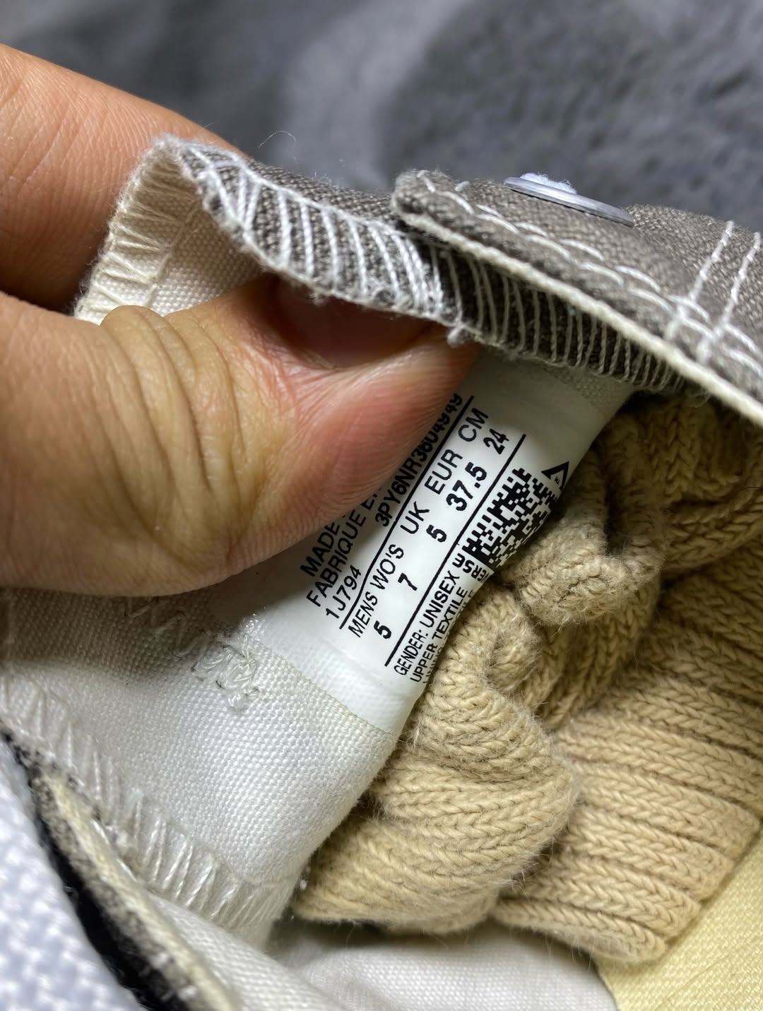 Converse ( Size 37.5 / 5 )