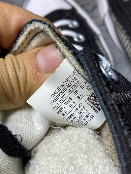 Converse ( Size 42 / 8 )