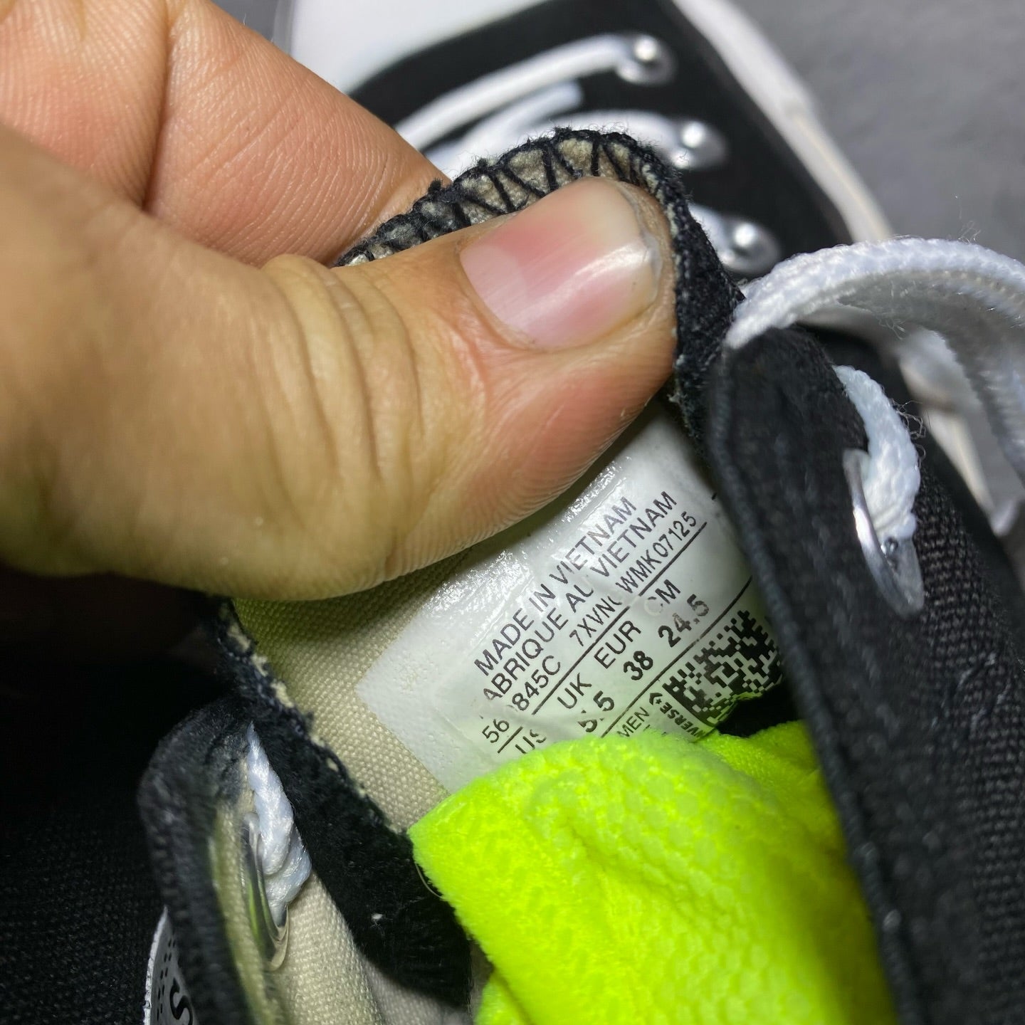 Converse ( Size 38 / 5.5 )