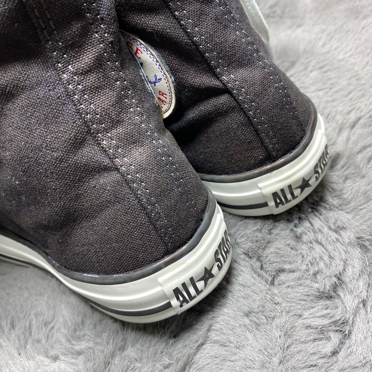 Converse ( Size 37 / 4.5 )