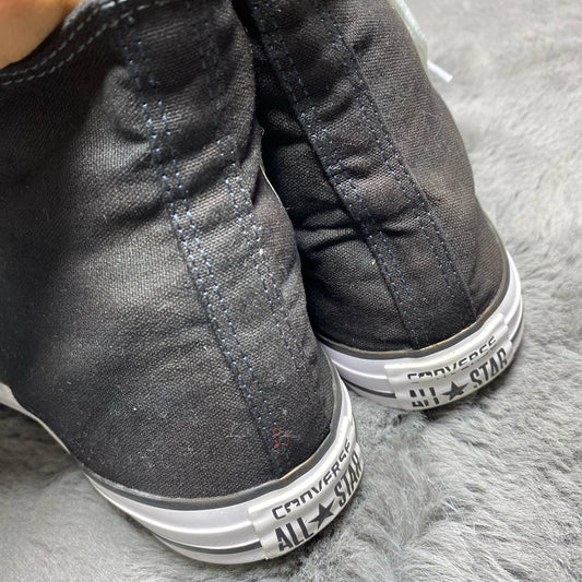 Converse ( Size 42 / 8 )