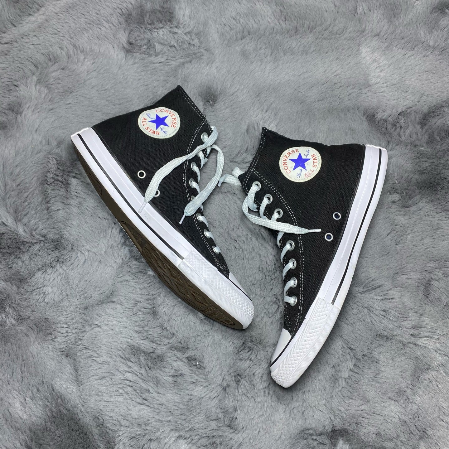 Converse ( Size 42 / 8 )