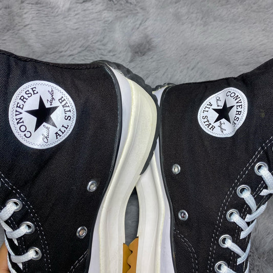 Converse ( Size 43 / 9.5 )