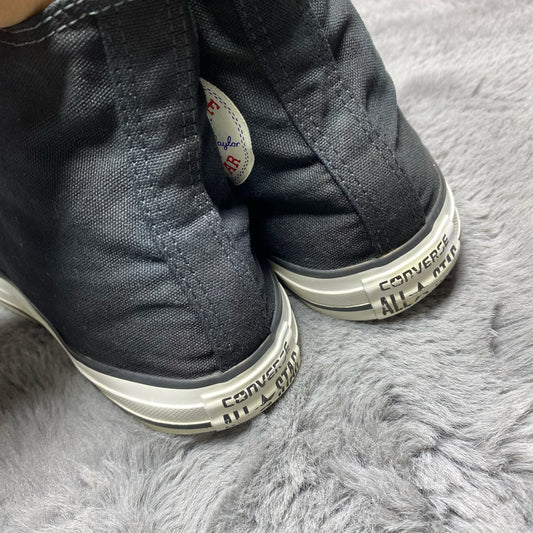 Converse ( Size 39.5 / 6.5 )