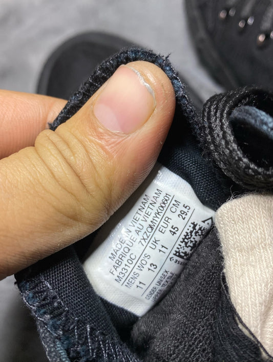 Converse ( Size 45 / 11 )