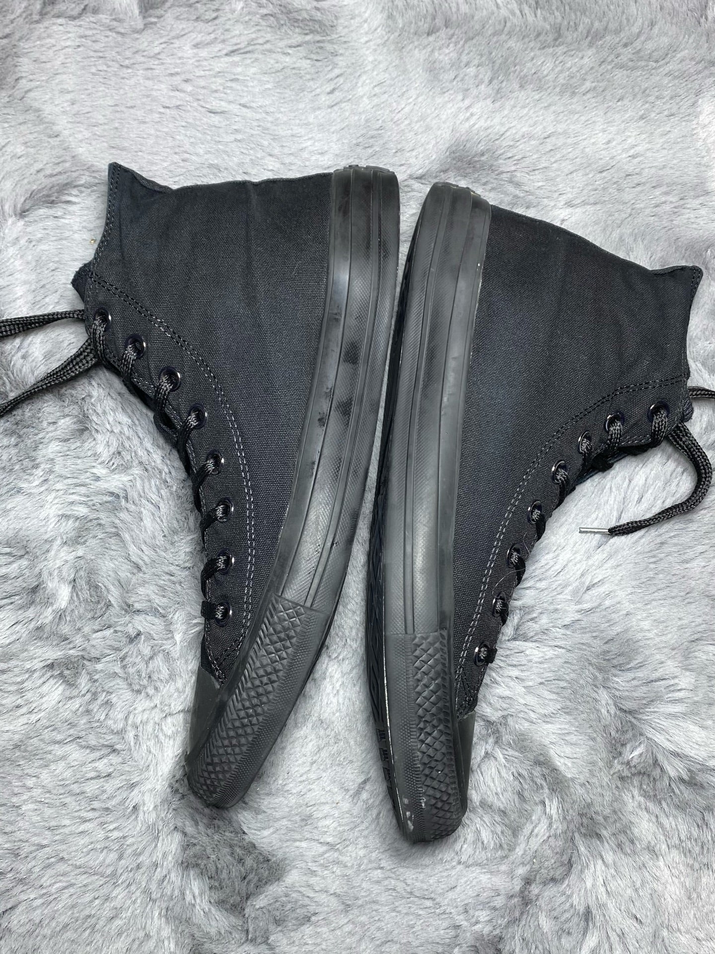 Converse ( Size 45 / 11 )