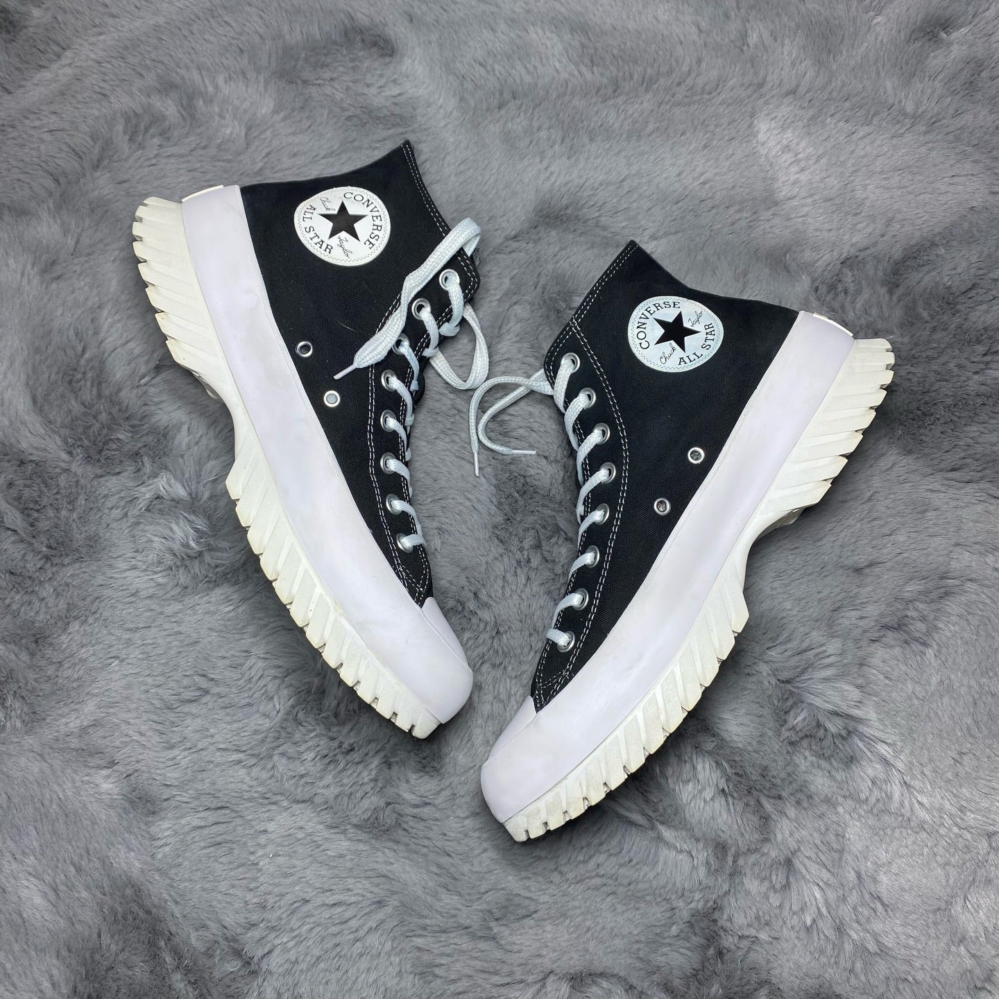 Converse ( Size 45 / 11 )