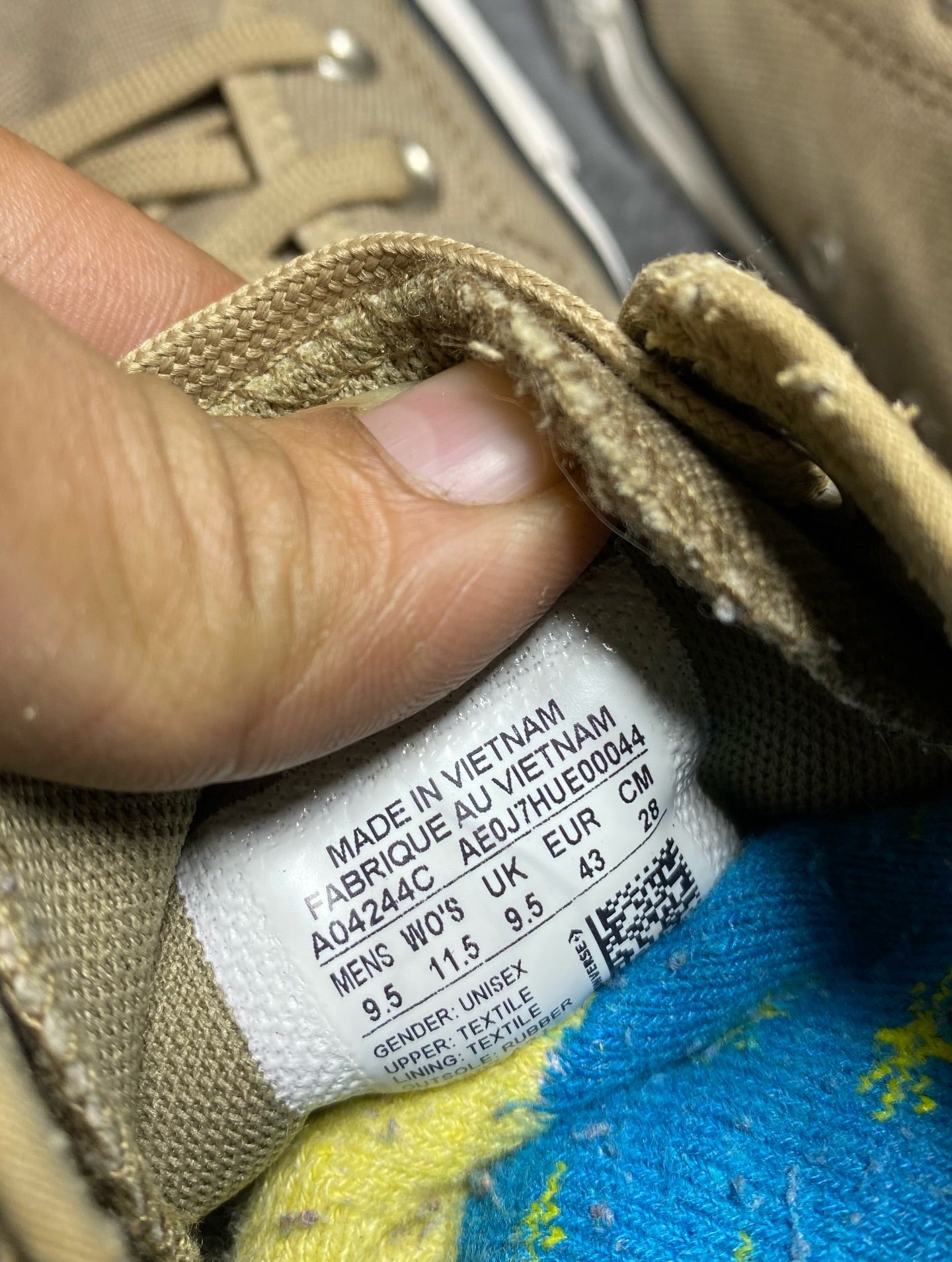 Converse ( Size 43 / 9.5 )