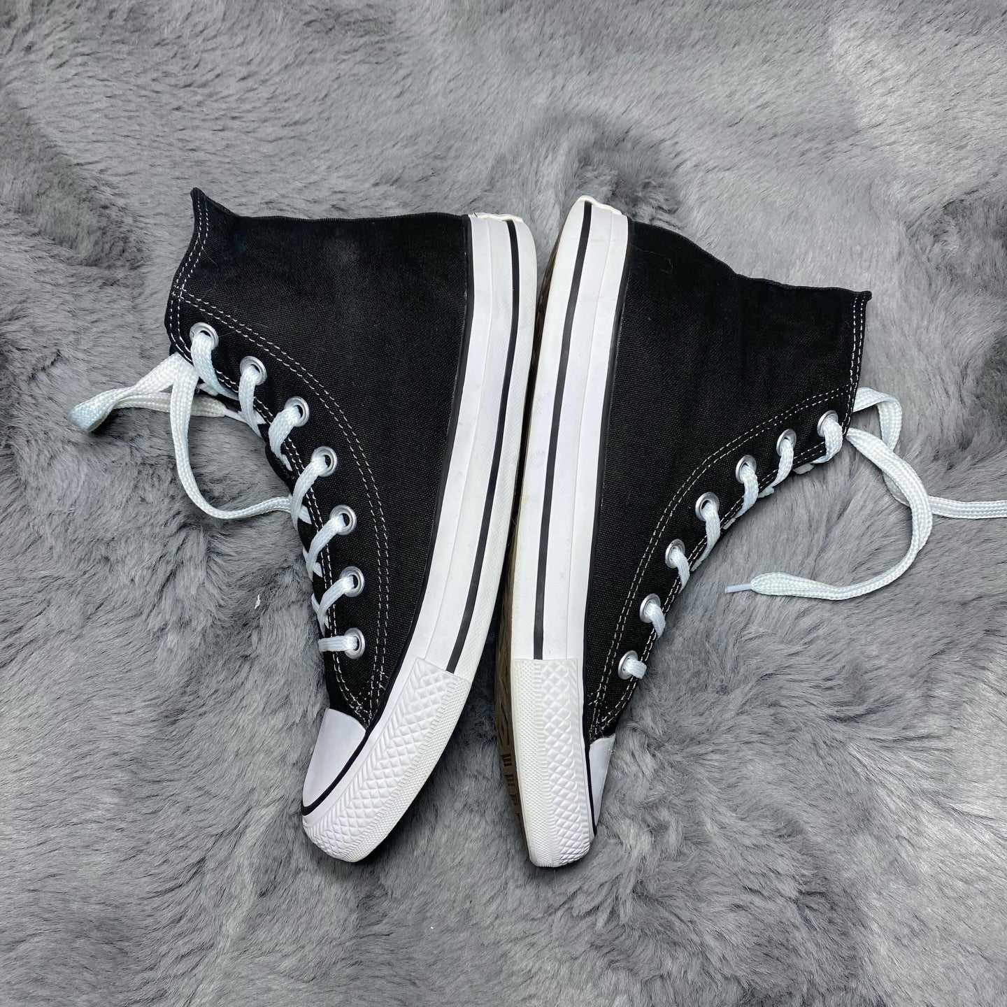 Converse ( Size 38 / 5.5 )