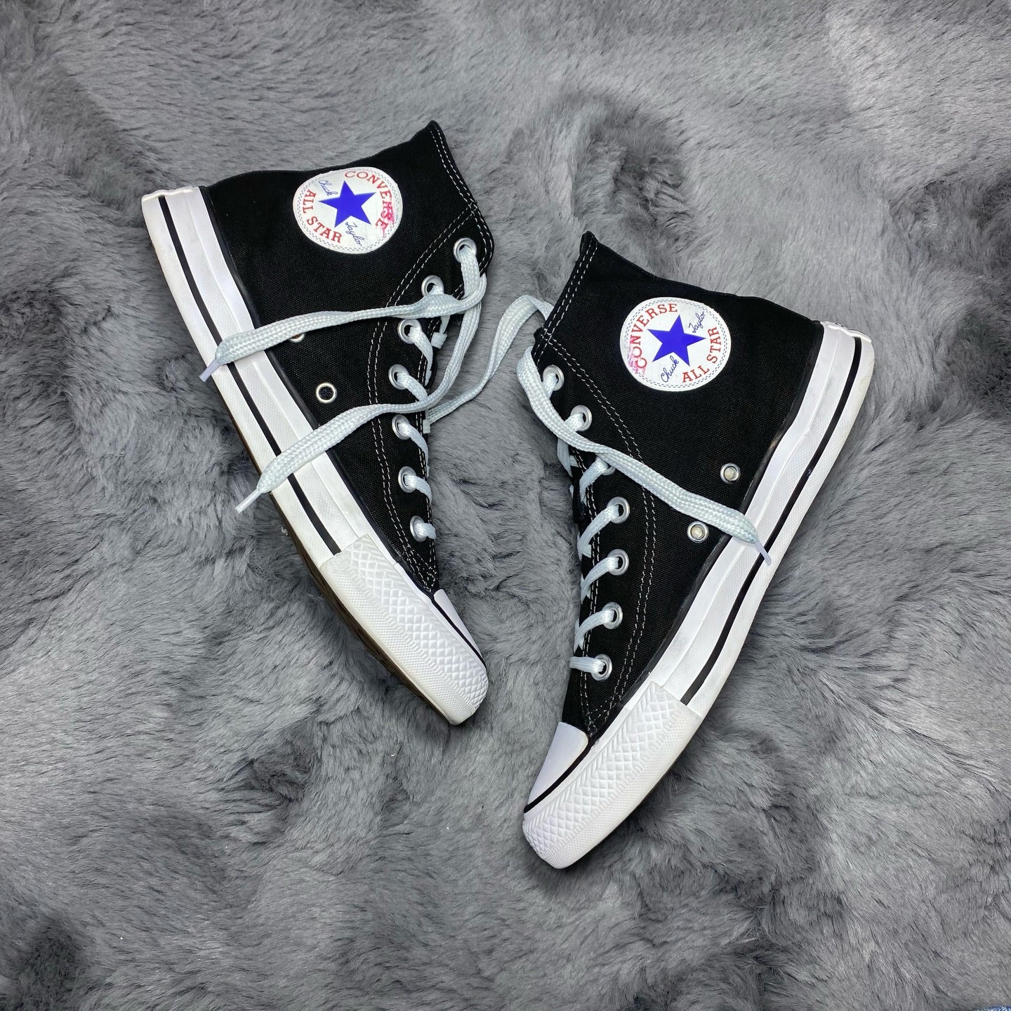 Converse ( Size 38 / 5.5 )