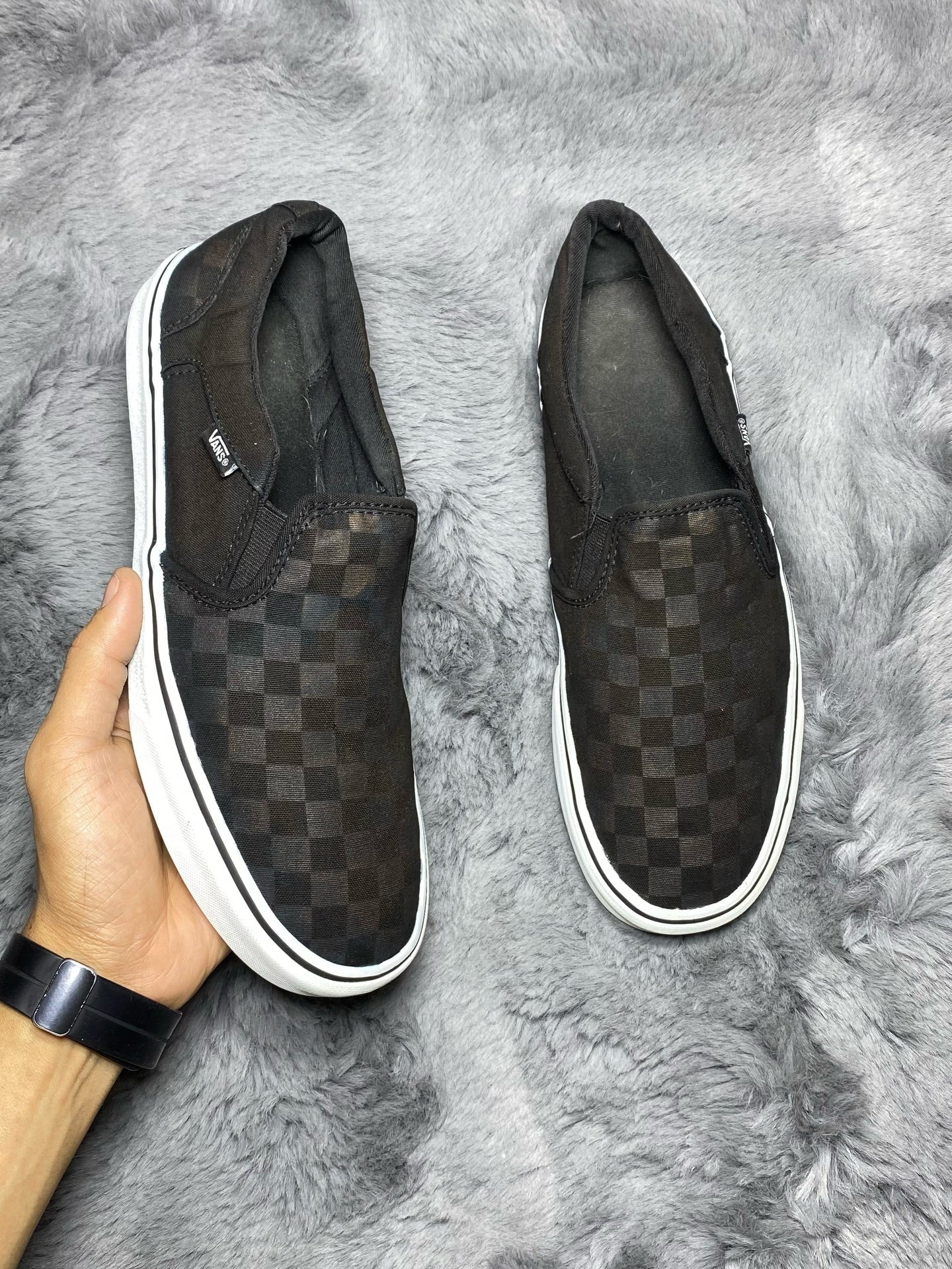 VANS ( Size 42.5 /  8.5 )