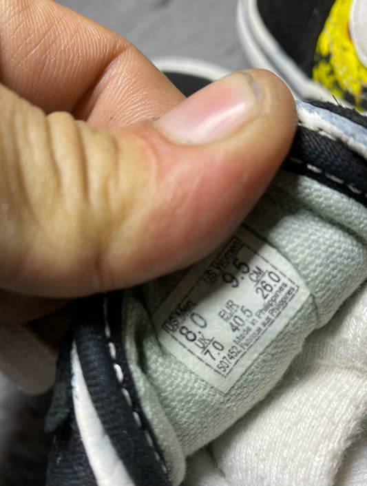 VANS ( Size 40.5-41 / 7-7.5 )