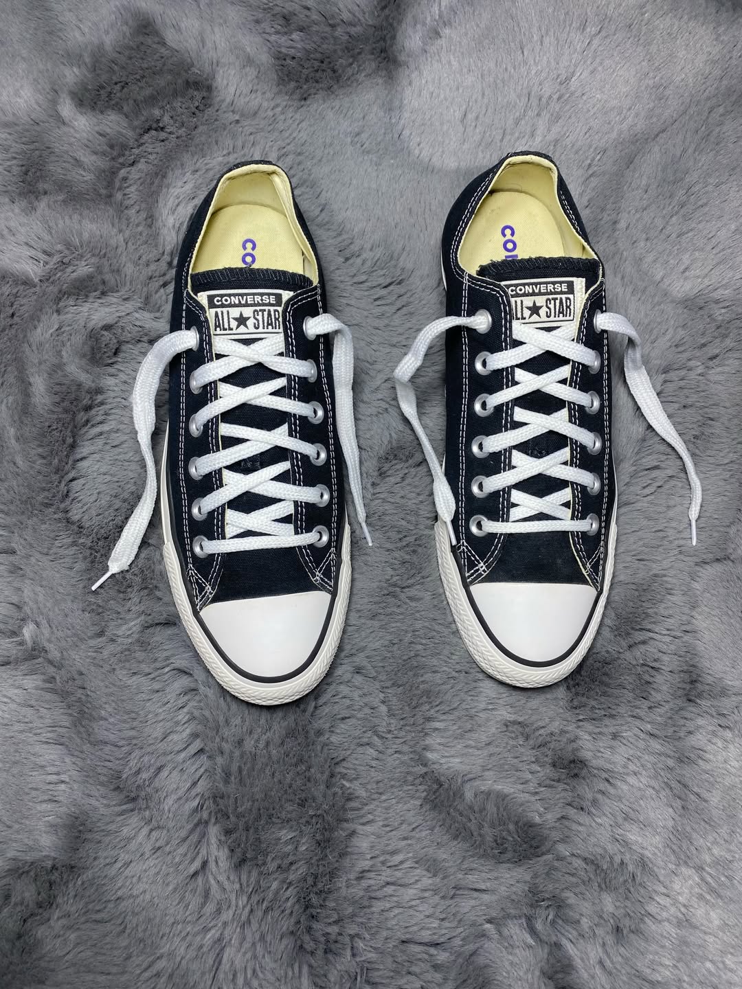 Converse ( Size 41.5 / 8 )