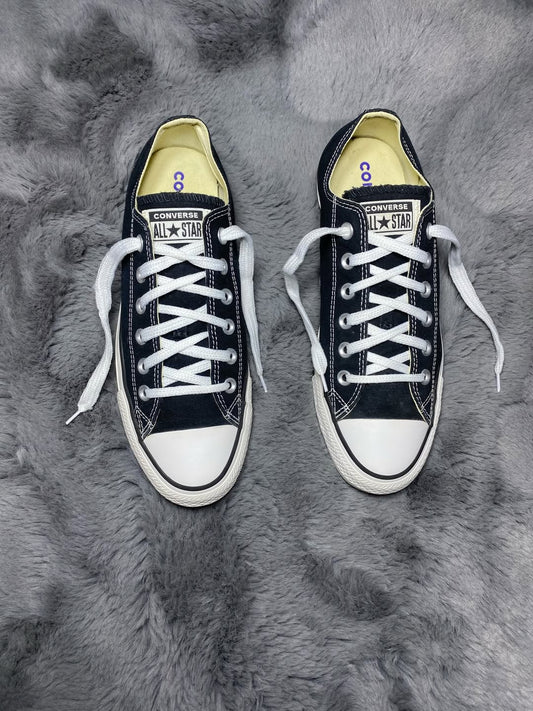 Converse ( Size 41.5 / 8 )