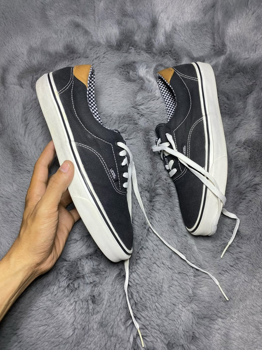 VANS ( Size 44 / 10 )