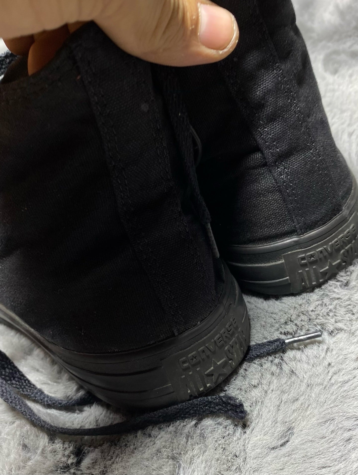 Converse ( Size 41.5 / 8 )