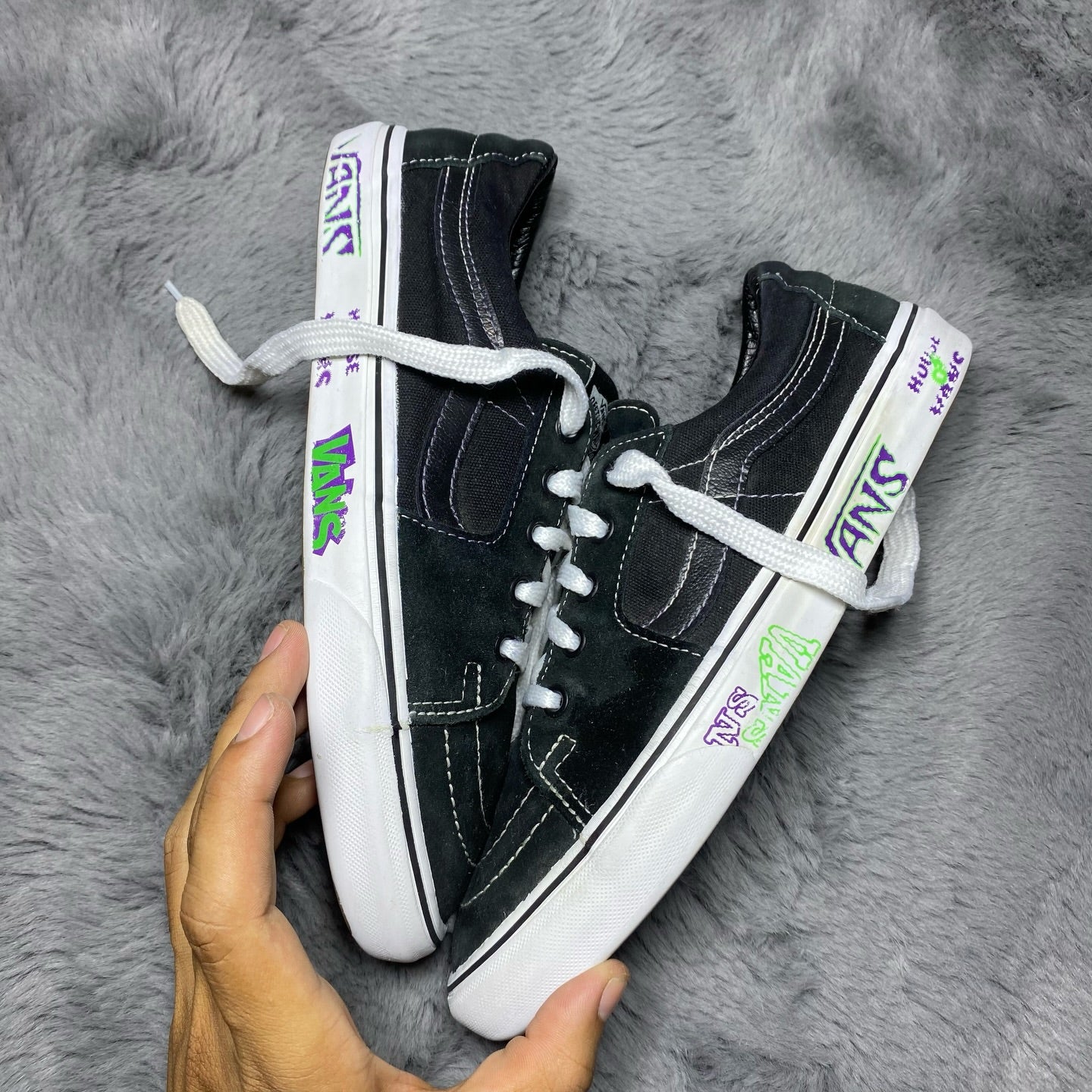 VANS ( Size 40.5 / 7 )