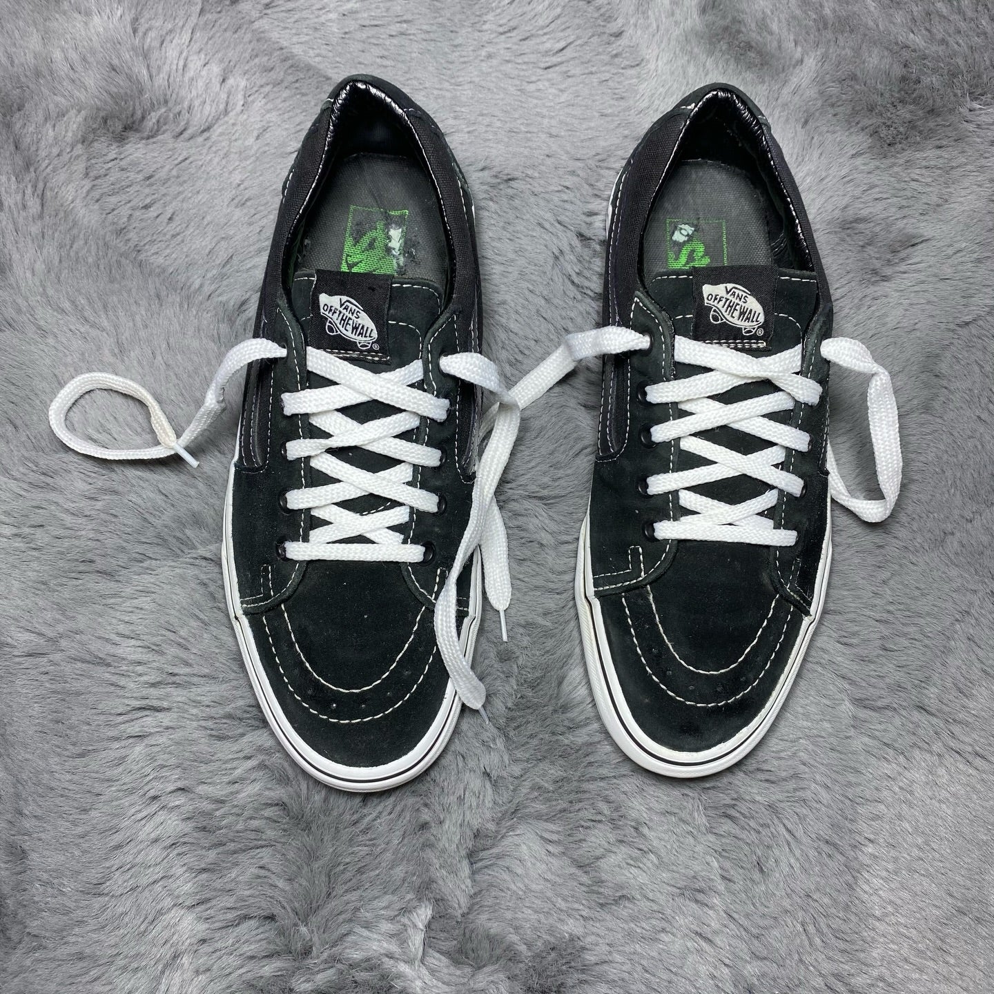 VANS ( Size 40.5 / 7 )