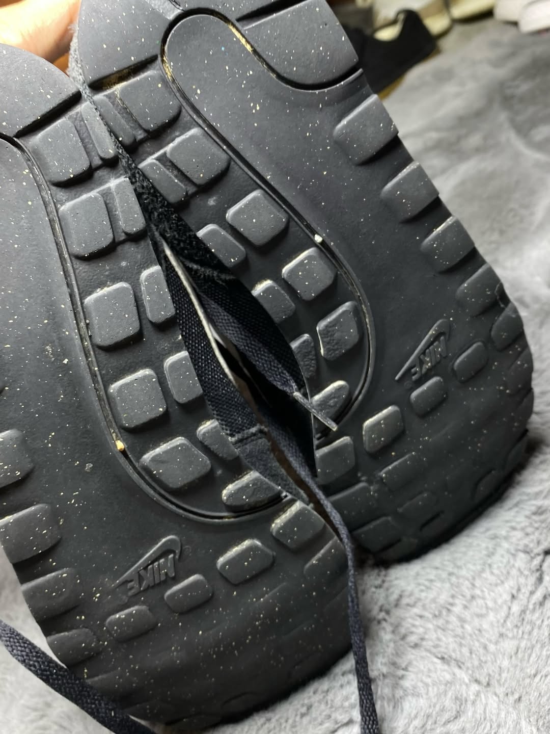 N!KE ( Size 44.5-45 / 10 )