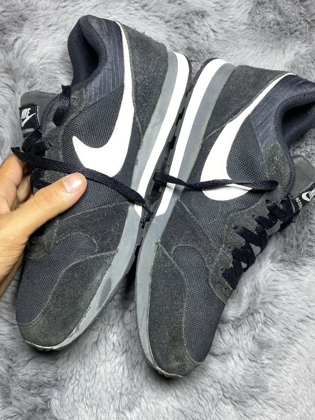 N!KE ( Size 44.5-45 / 10 )