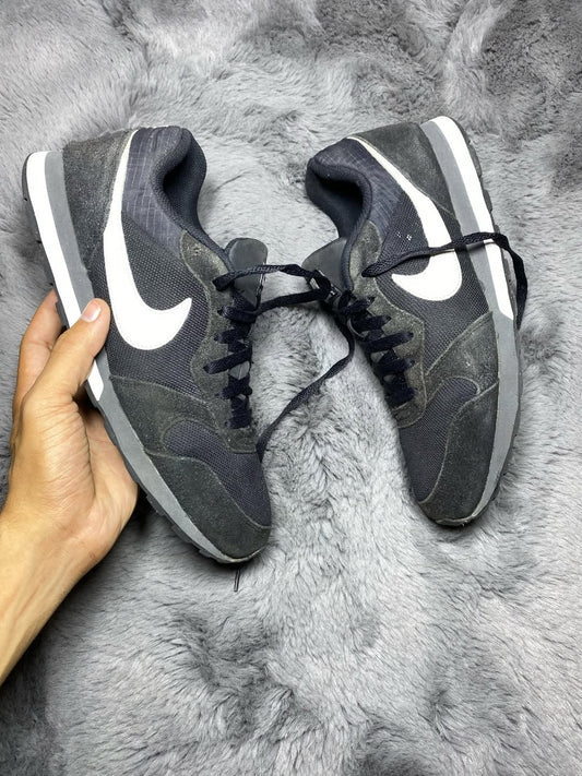 N!KE ( Size 44.5-45 / 10 )