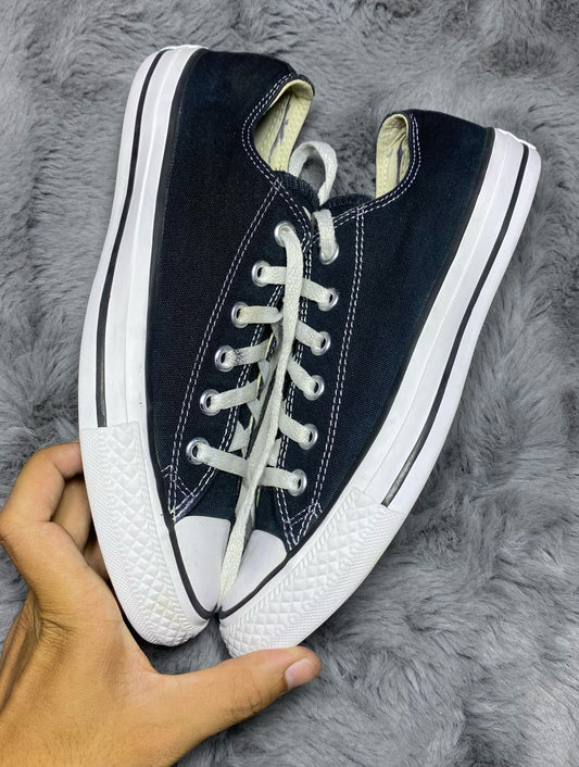CONVERSE ( Size 40 / 7 )