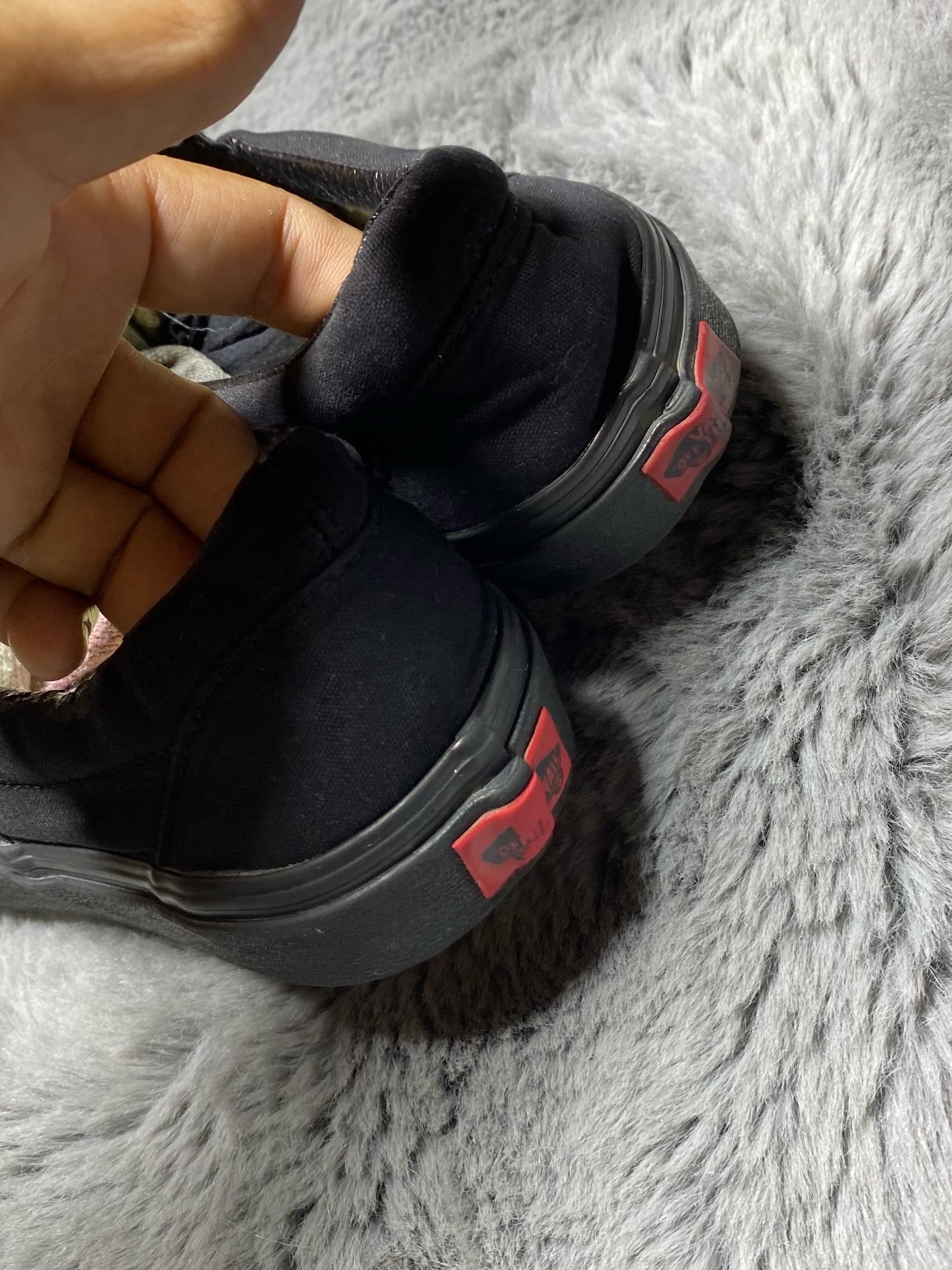 VANS ( Size 42.5 /  8.5 )