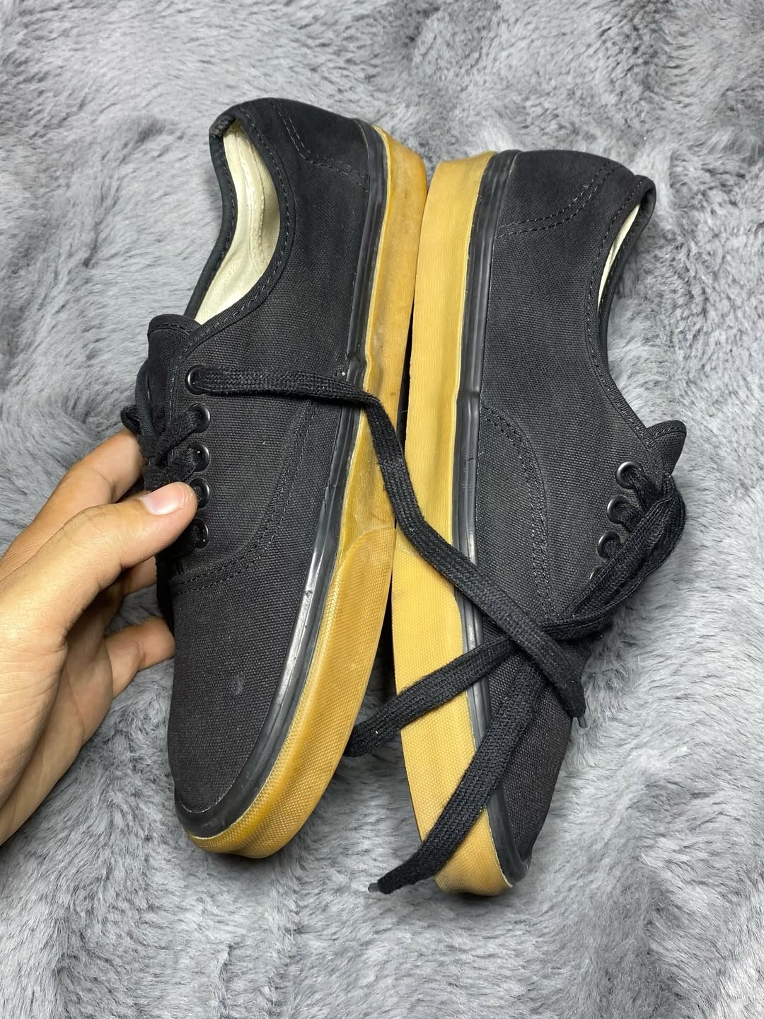 VANS ( Size 42 / 8 )