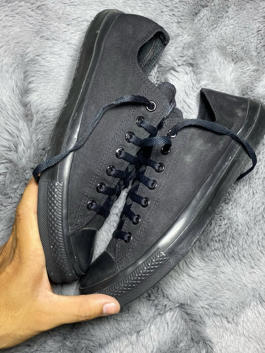 Converse ( Size 45 / 11 )