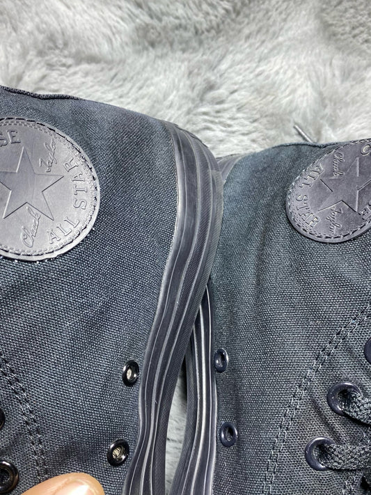 Converse ( Size 41 / 7.5 )