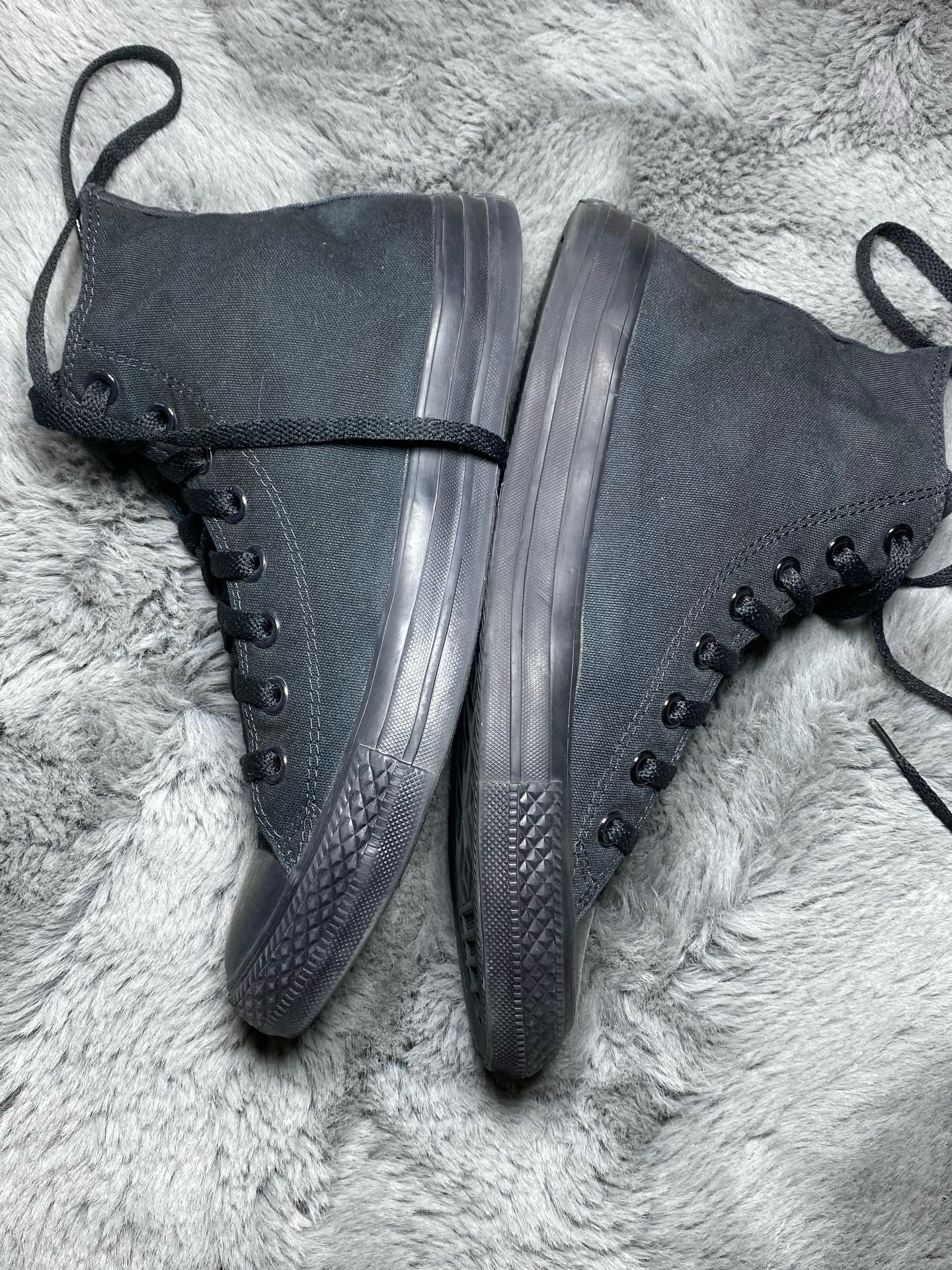 Converse ( Size 41 / 7.5 )