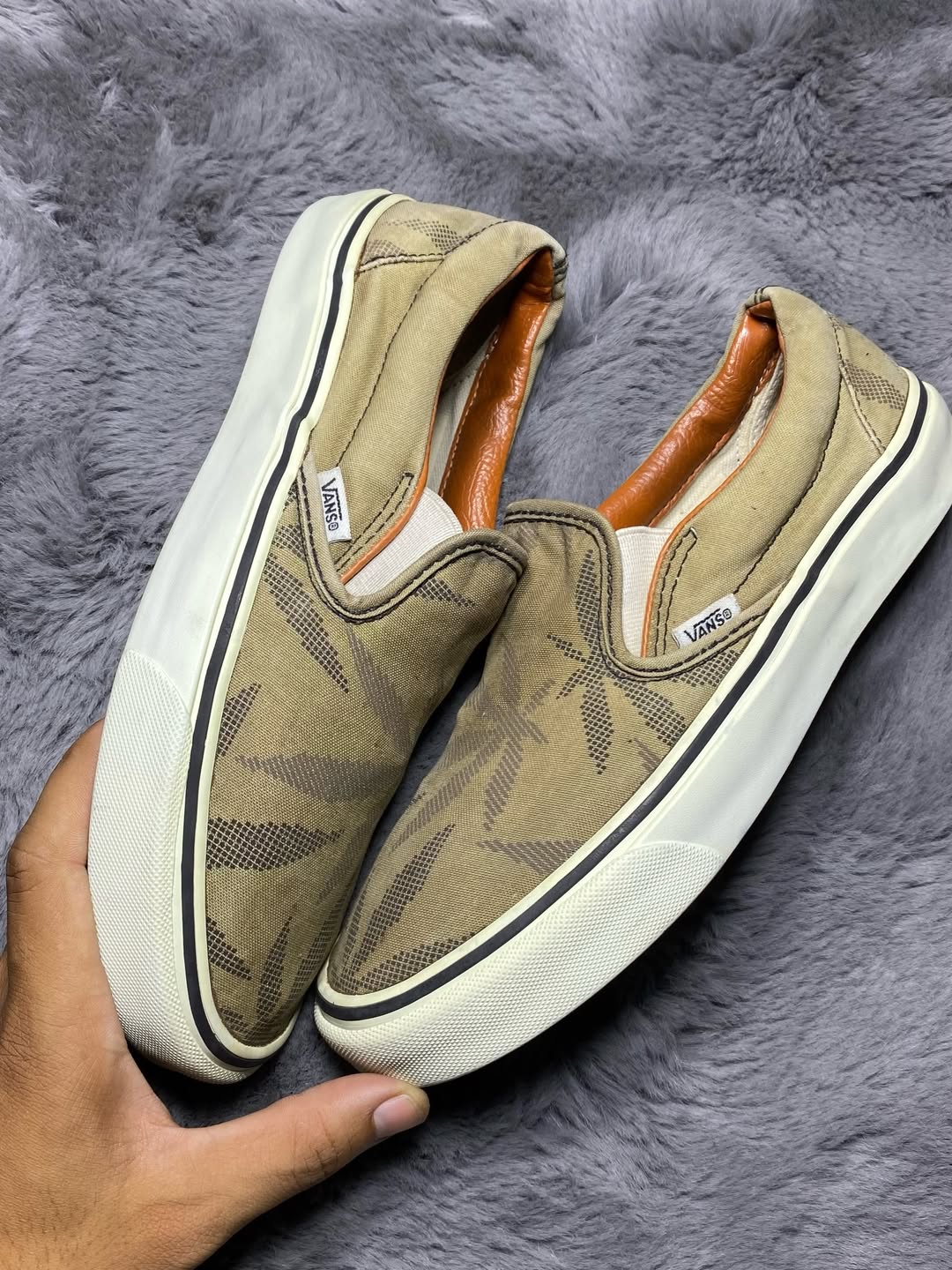 VANS ( Size 41 / 7.5 )