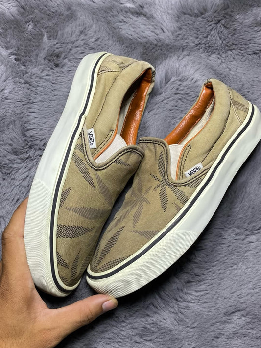 VANS ( Size 41 / 7.5 )