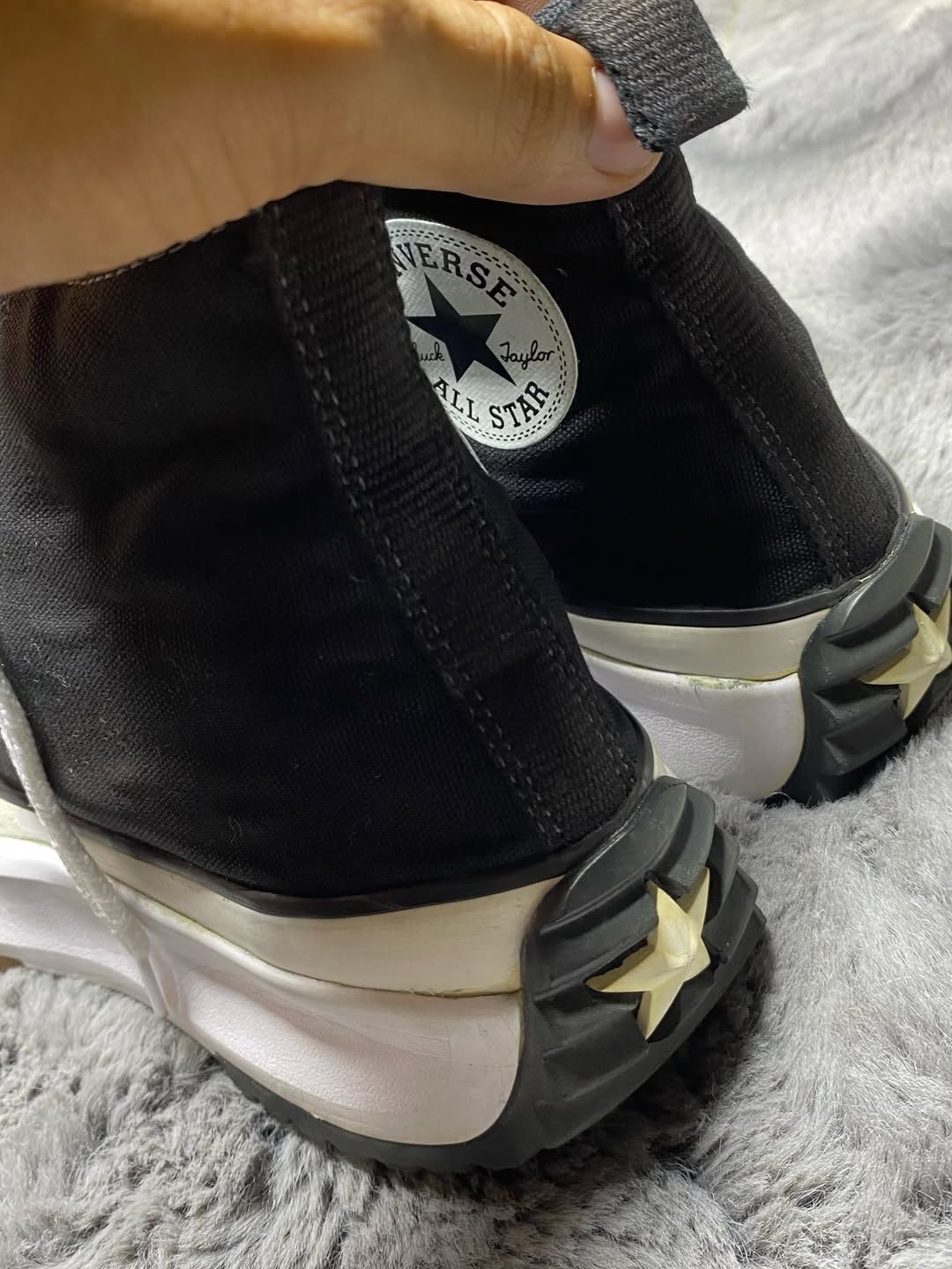 Converse ( Size 41 / 7.5 )