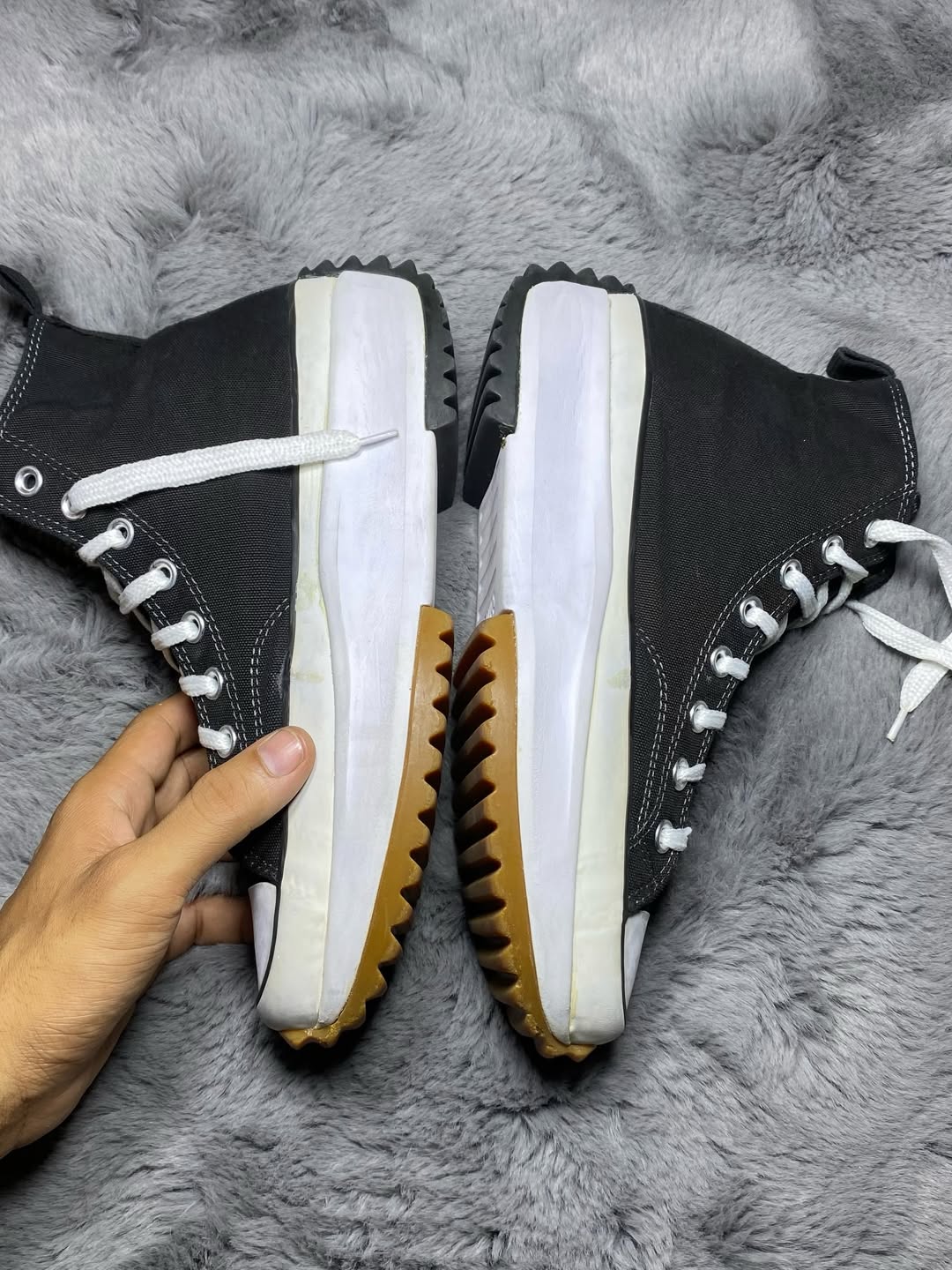 Converse ( Size 41 / 7.5 )