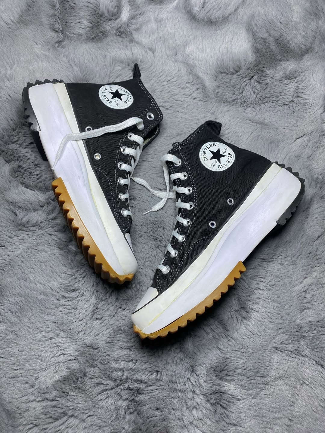 Converse ( Size 41 / 7.5 )