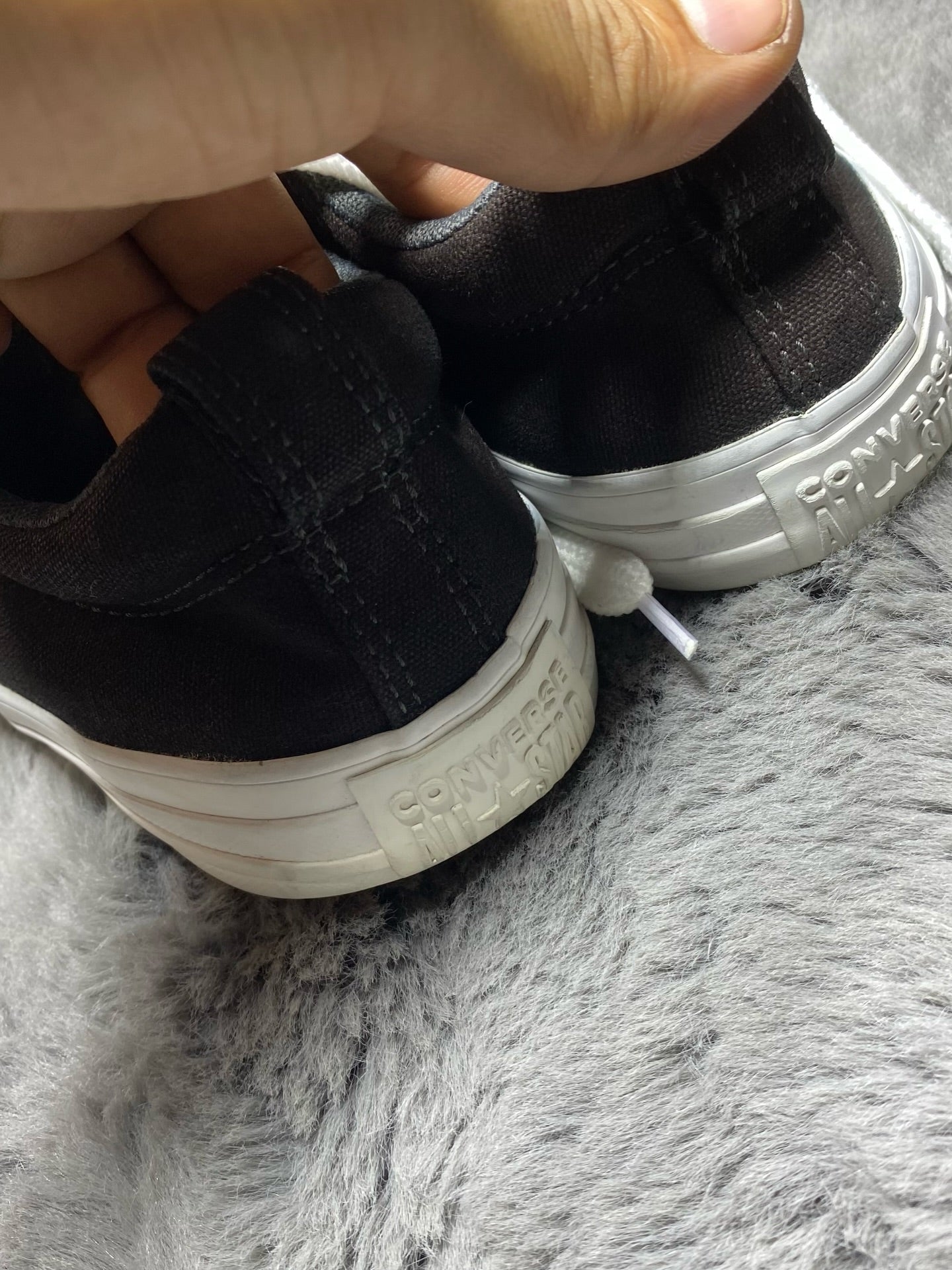 Converse ( Size 41 / 8 )