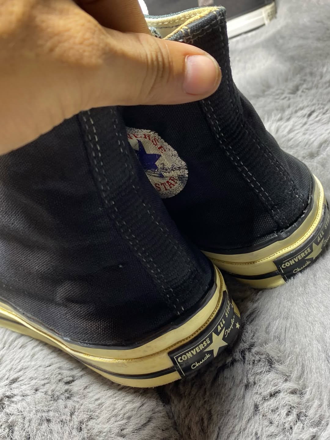 Converse ( Size 41 / 7.5 )