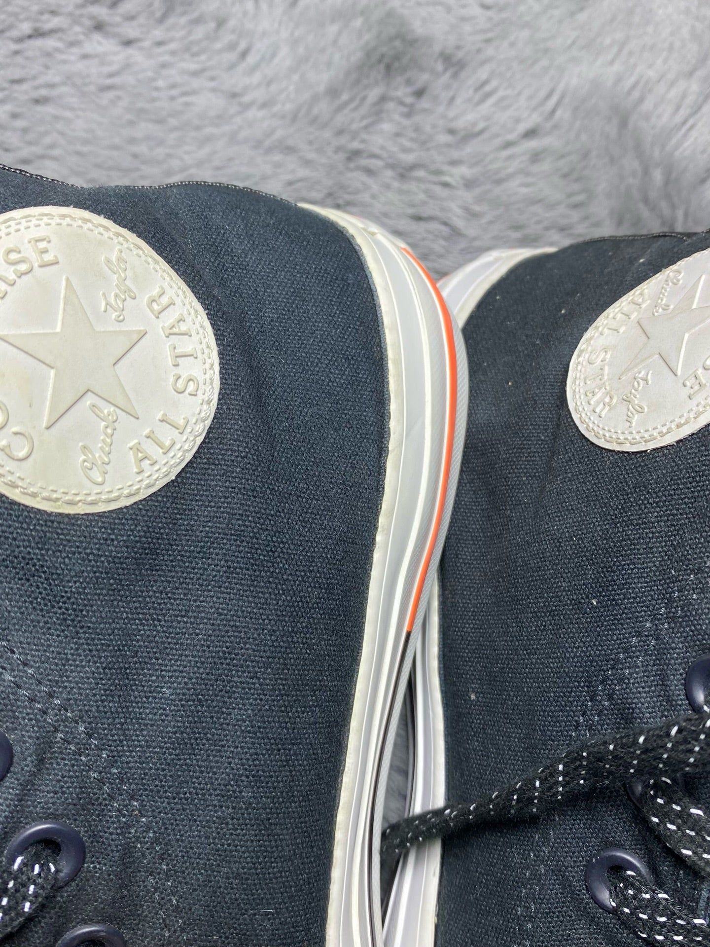 Converse ( Size 41.5 - 42 / 8 )
