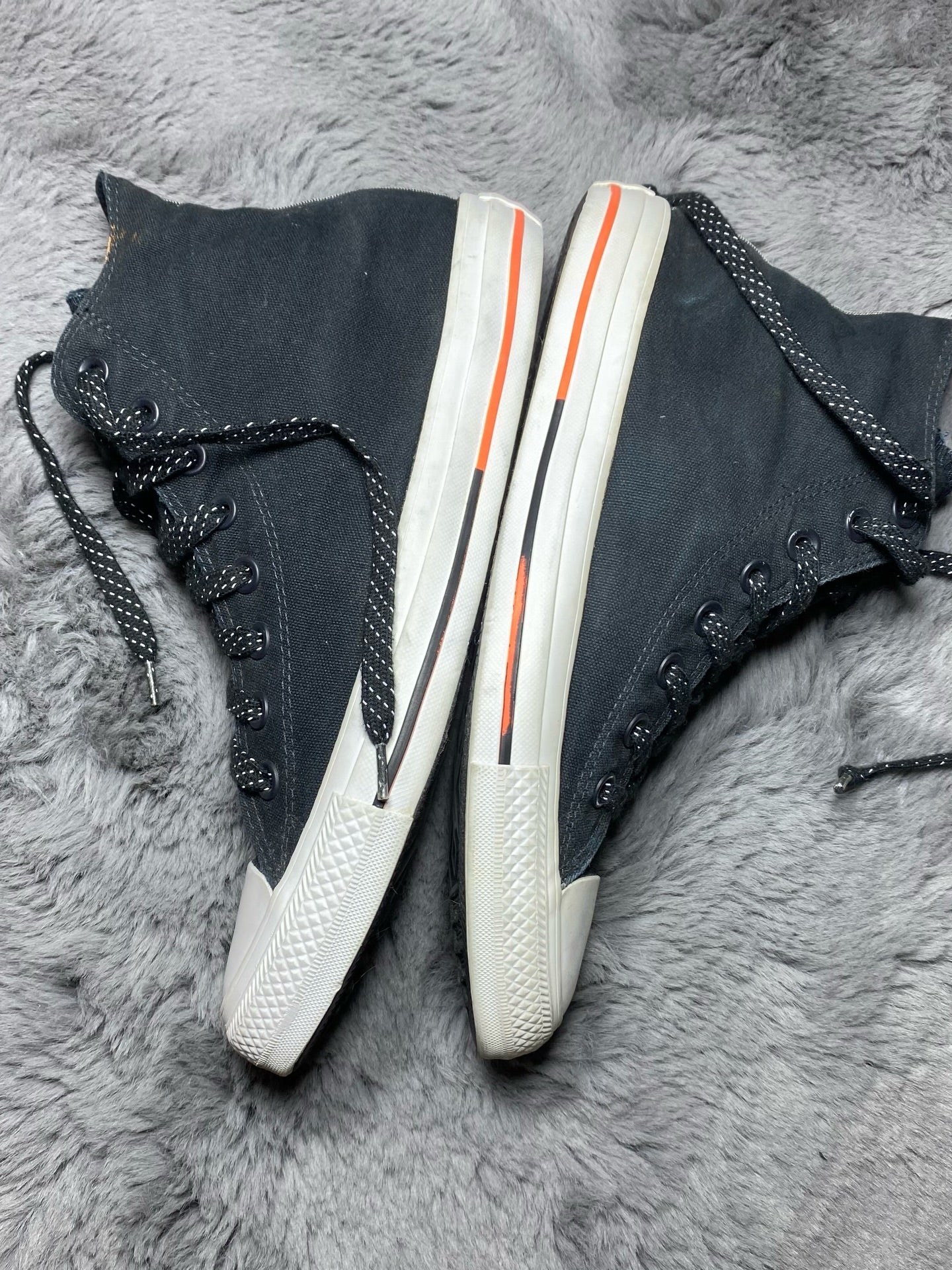 Converse ( Size 41.5 - 42 / 8 )