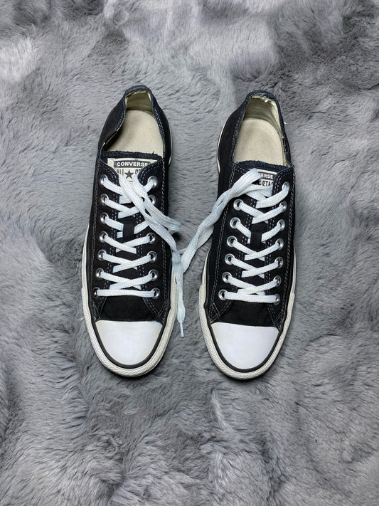 Converse ( Size 42.5 - 43 / 8.5 - 9 )
