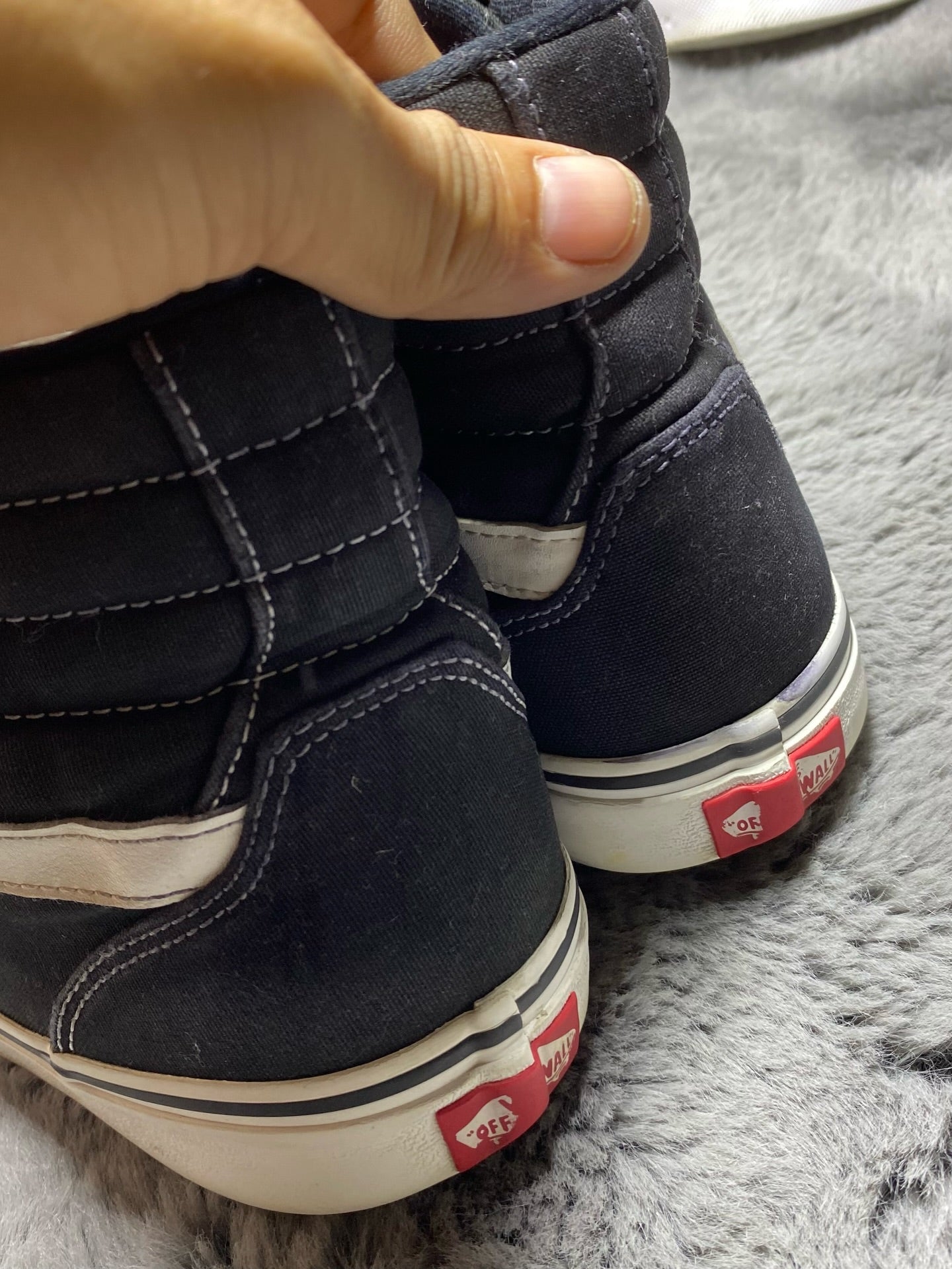 VANS ( Size 42.5 /  8.5 )