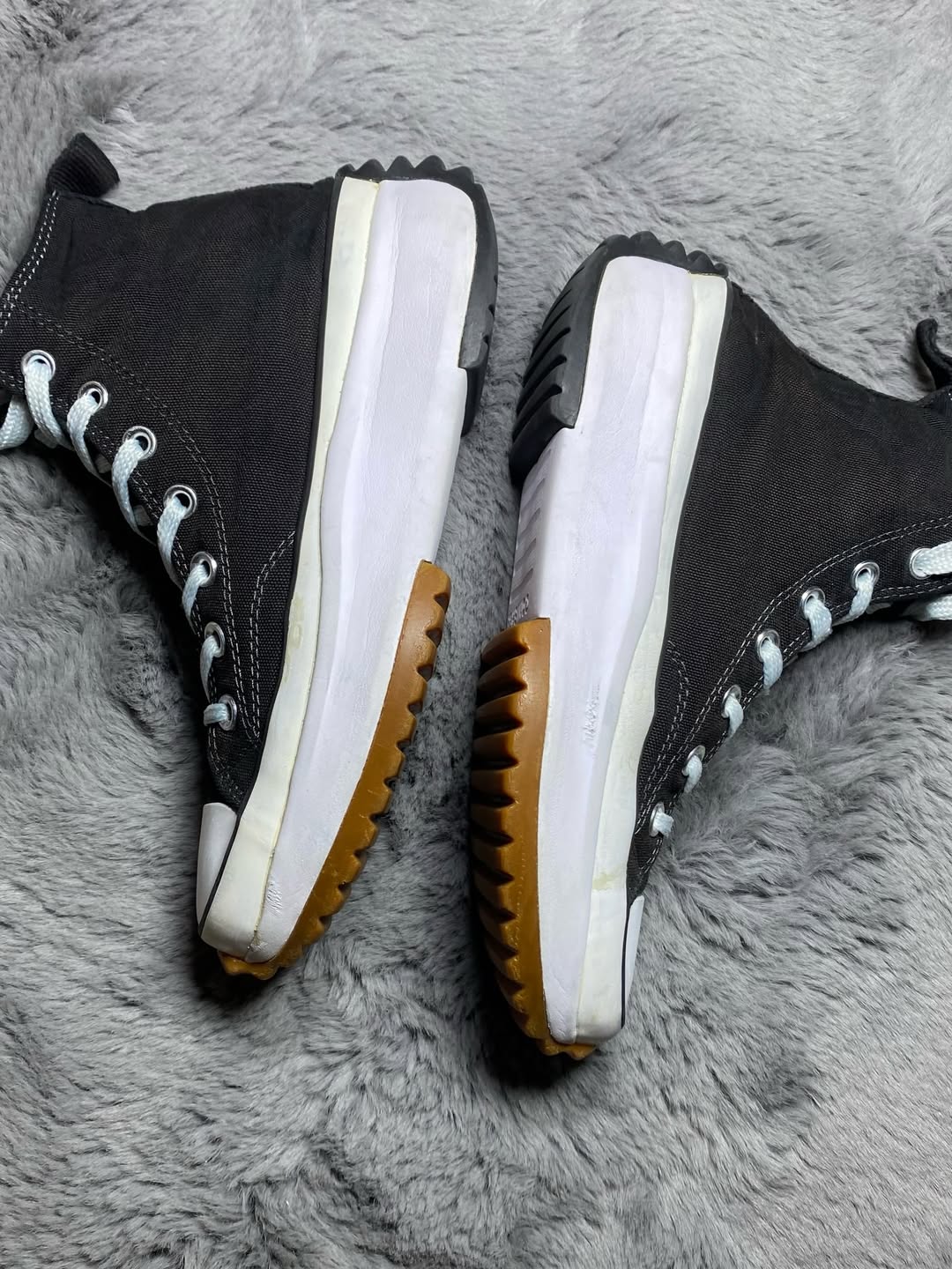 Converse ( Size 38.5 / 5.5 )