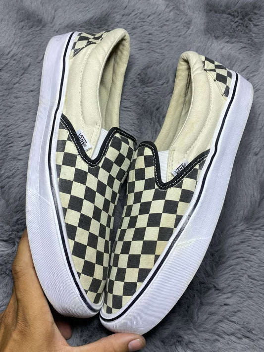 VANS ( Size 43 / 9 )