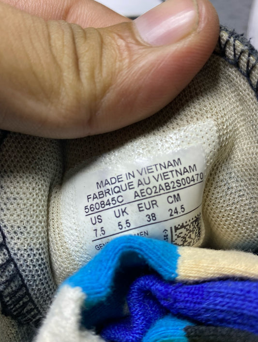 Converse ( Size 38 / 5.5 )