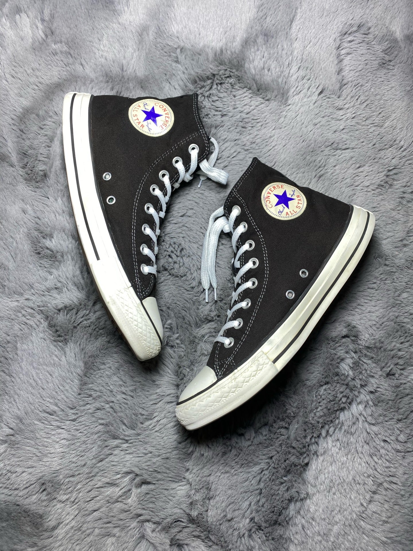 Converse ( Size 42.5 - 43 / 8.5 - 9 )